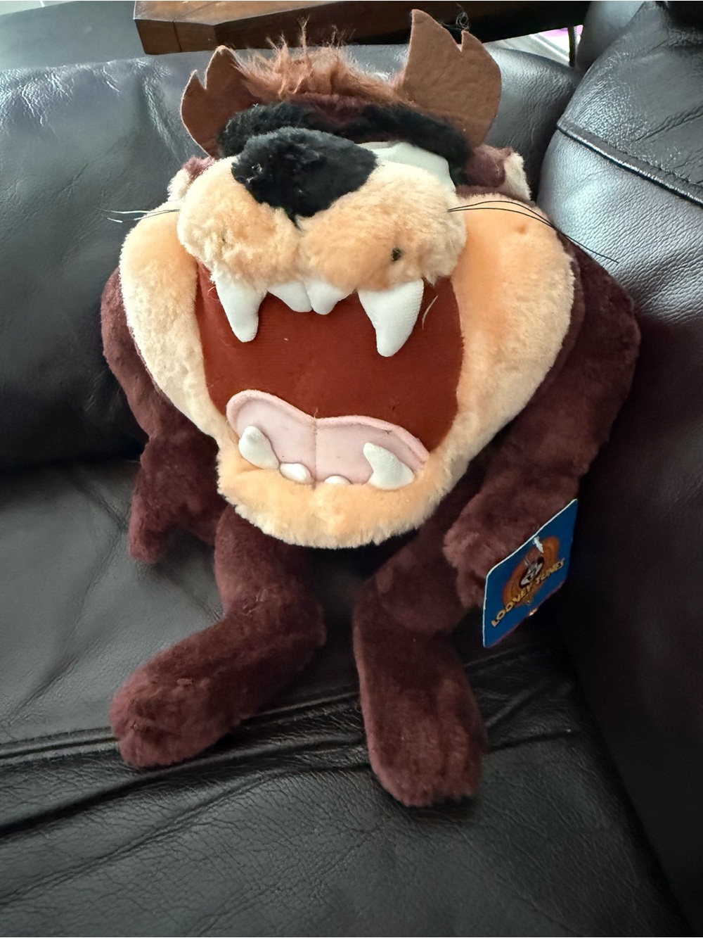 3 items Vintage Looney Tunes Plush - Tazmanian Devil, Wile E Coyote, Porky pig